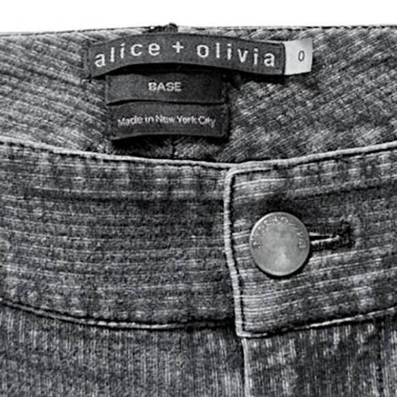 Alice + Olivia Gray Skinny Pants | Size 0 - Picture 5 of 5